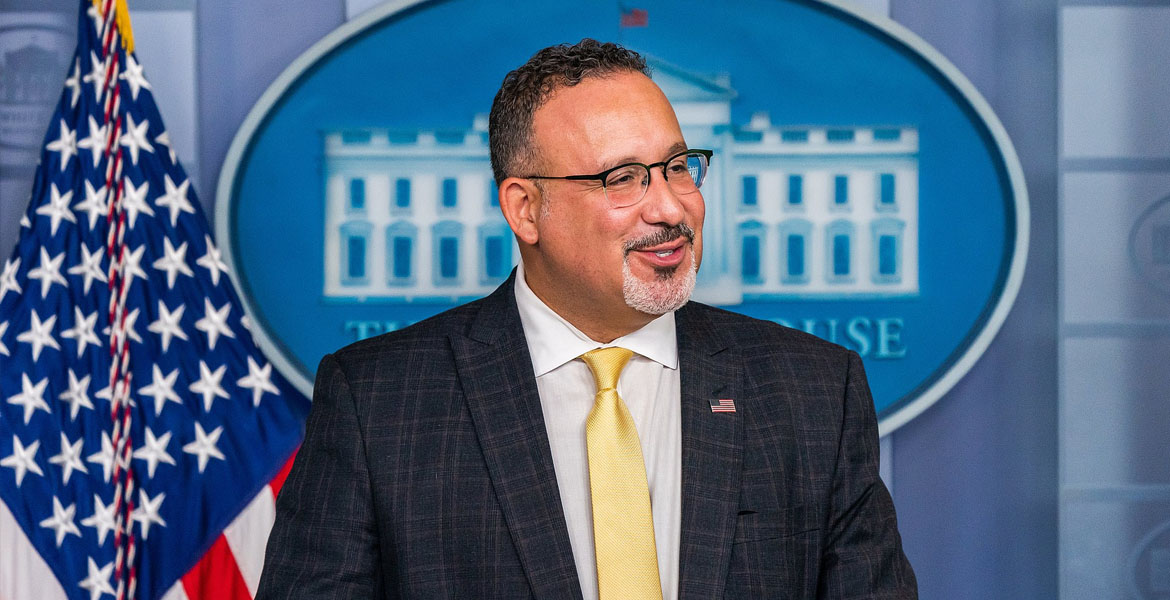 An invitation letter to US Education Secretary
